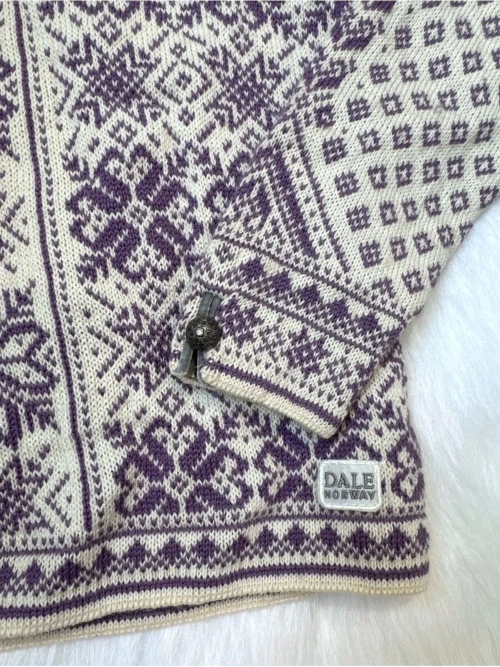 Womens Purple Dale of Norway Peace Sweater  Rare color 100% wool